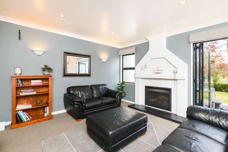 8 Almond Grove Feilding_6