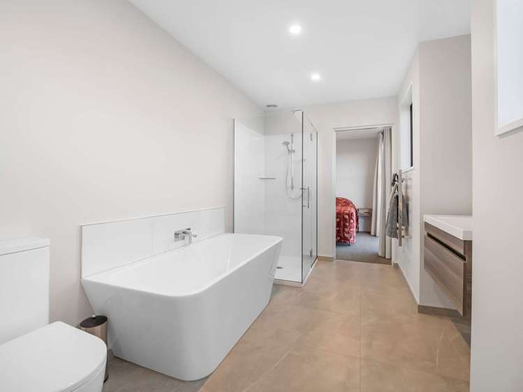 12 Meadowlands Green Allenton_24