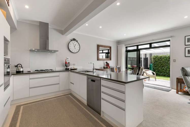 119 Bonair Crescent Silverdale_9