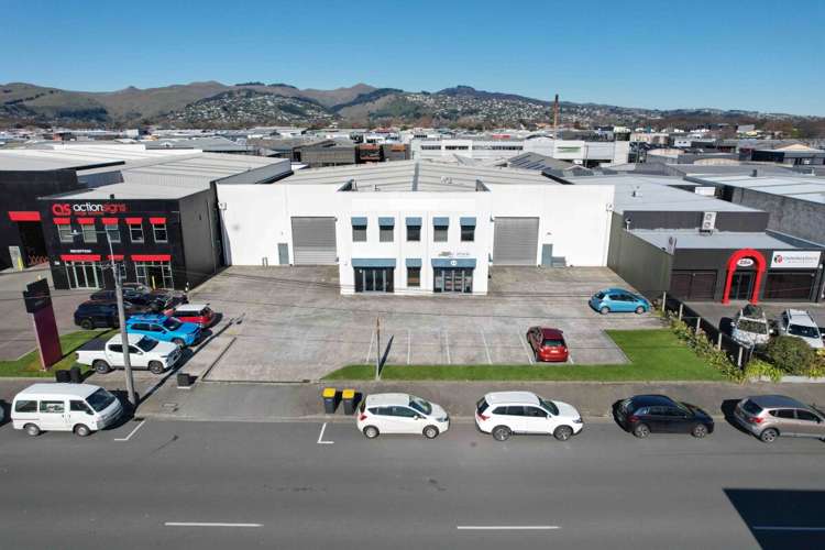 32-34 Byron Street_0