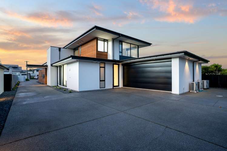 49 St Andrews Square Strowan_24