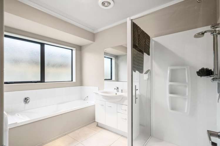 22 Percy Kinsman Crescent Riverstone Terraces_9