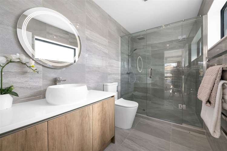 19 Aklander Rise Flat Bush_21