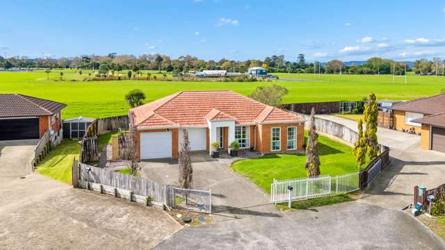Solid Brick Beauty on 565sqm – Space, Comfort ...