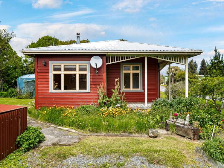 24 and 24A Main Road Owaka_18