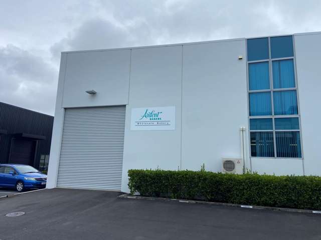 Te Rapa Warehouse with office