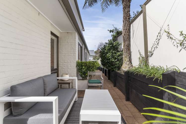 2a Heywood Crescent Epsom_12