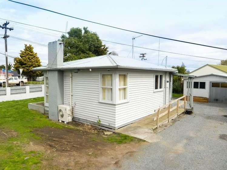 1b Tomin Road Glenview_11