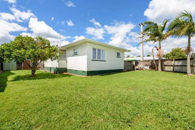 19 CARLISLE STREET Greerton_16
