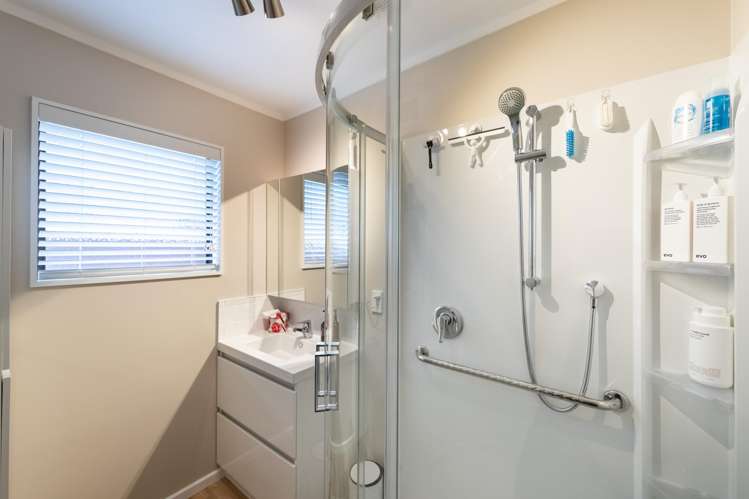 1/9 Korau Grove Stokes Valley_11