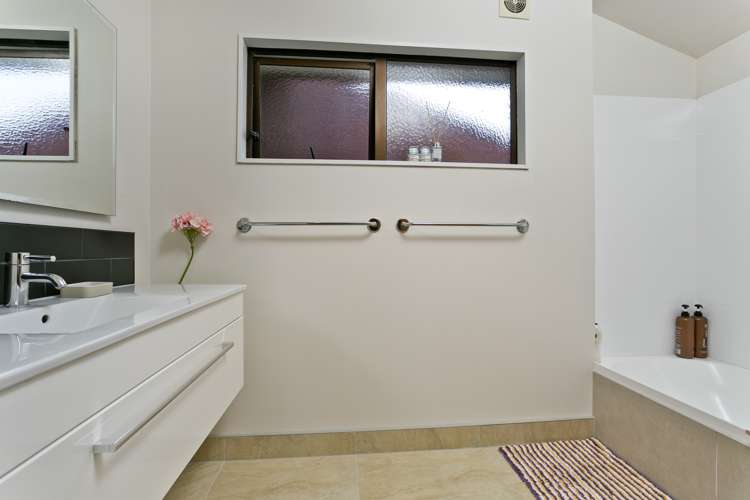 201 Glamorgan Drive Torbay_17