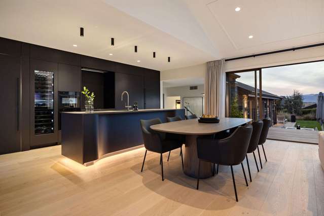 Exquisite Couple’s Sanctuary in Jacks Point