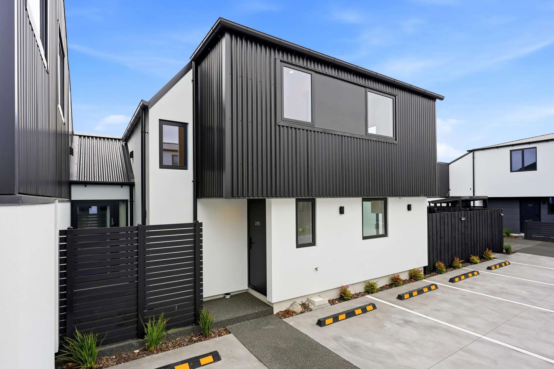 2/15 Silvester Street Woolston_0