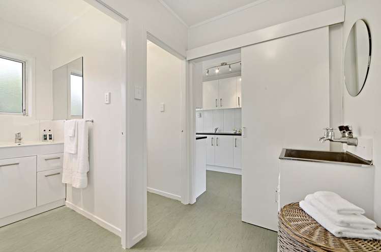 16 Buscomb Avenue Henderson_18