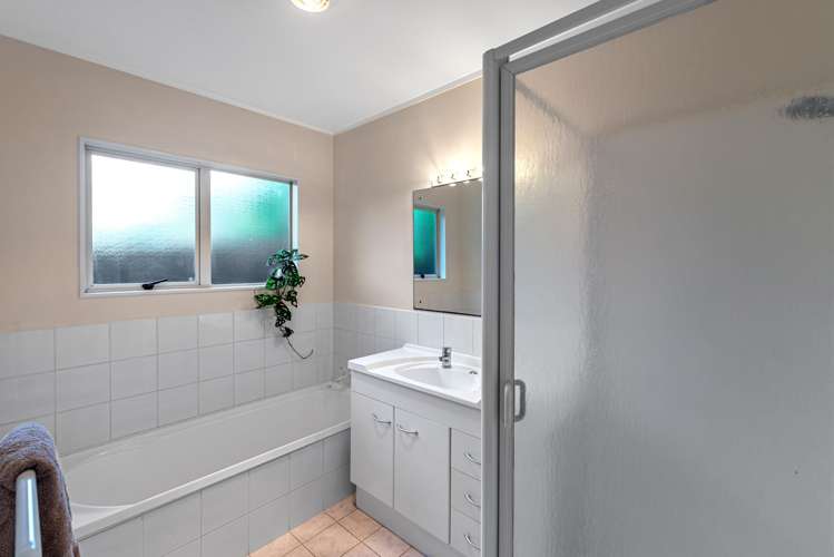 6A Fayette Place Te Atatu South_20