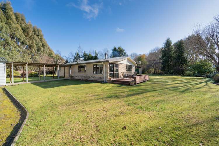 1063 Te Anau Mossburn Highway Te Anau Surrounds_20