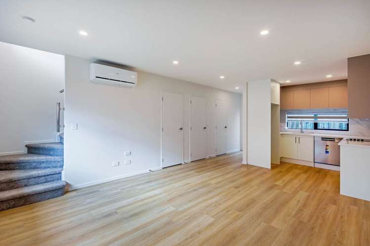 8/3 Pinefield Road Whenuapai_4