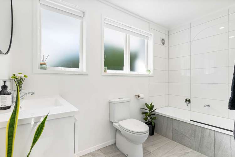 28 Fielding Crescent Farm Cove_26