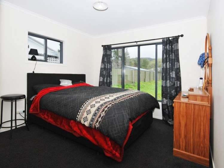 11 Farrier Grove Featherston_12