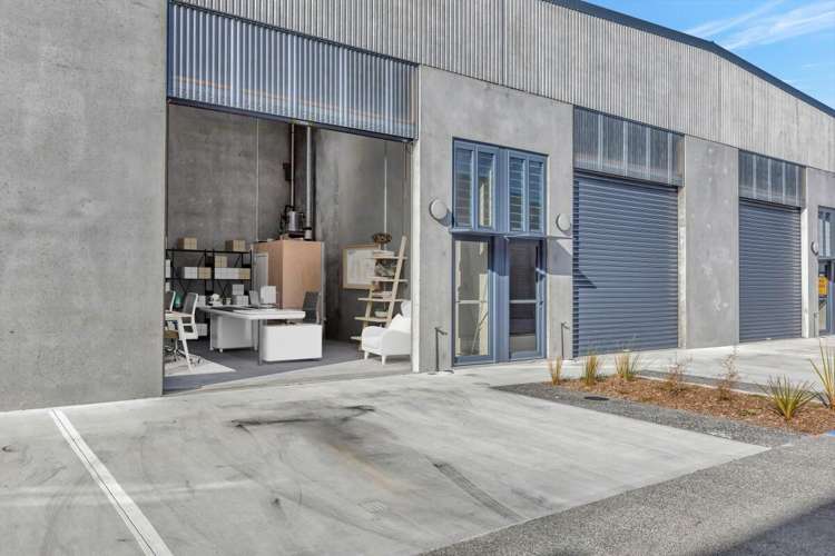 Unit 56 & 57 41-49 Bouverie Street Petone_12