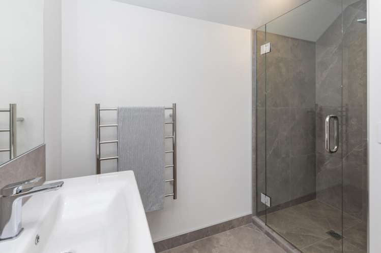 1-2/464 Gloucester Street Linwood_9