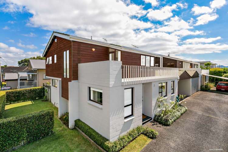 1/24 Hemi Street Narrow Neck_0