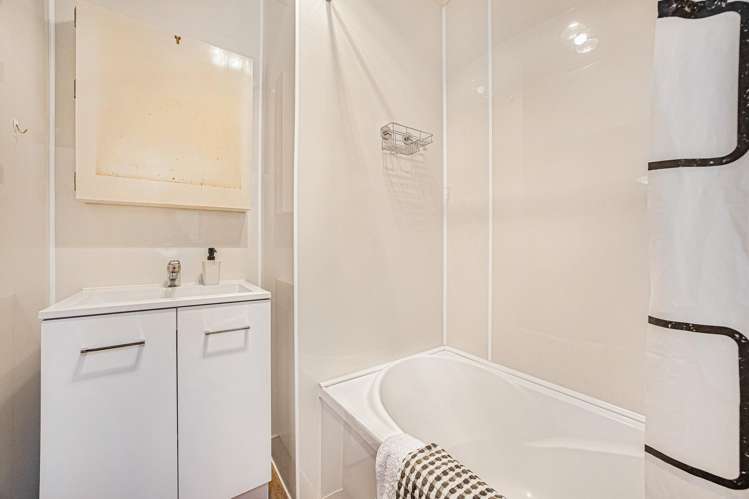 28 Grassmere Road Henderson Valley_17