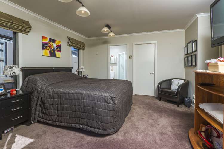 42 Covent Drive Stoke_10