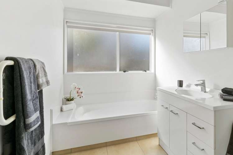 1/30 Vodanovich Road Te Atatu South_11