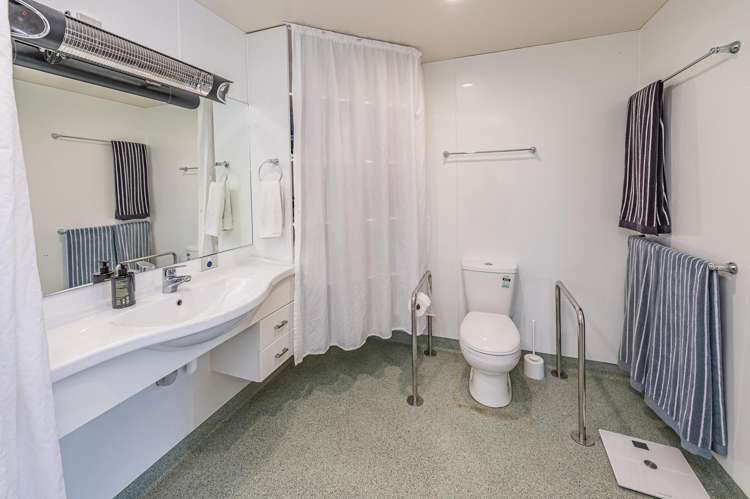 10 Lithgow Drive Otamatea_19