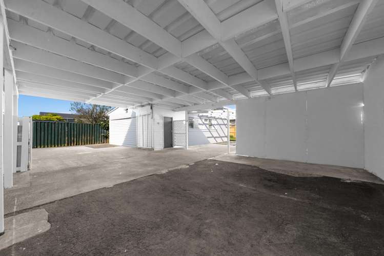 3 Winthrop Way Mangere East_12