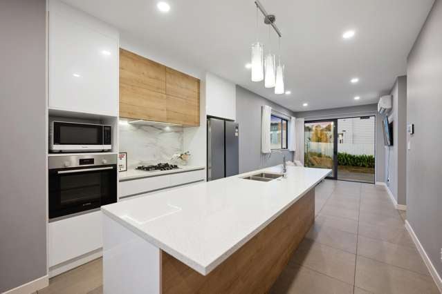 Freehold - Stylish & Solid!