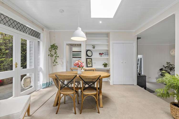 4A & 4B Whitianga View Paremata_11