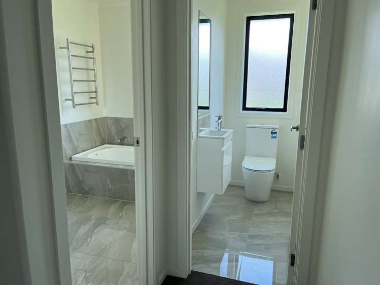 29 Cabourne Drive Glenview_15