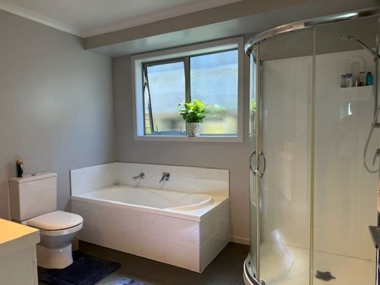 163 Ballintoy Park Drive Welcome Bay_11