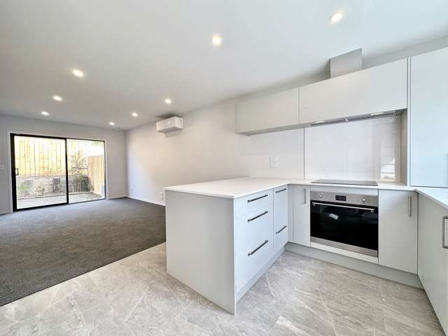 7/8 Valron Road Te Atatu South_2