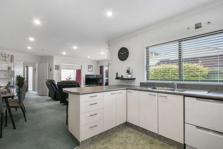 92 Redvers Drive Belmont_6