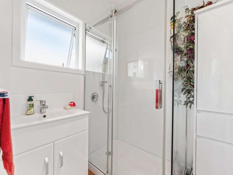 19 Eastglen Road Glen Eden_12