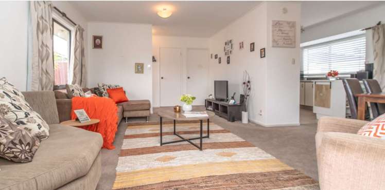 2/4 Tyndrum Place Highland Park_8