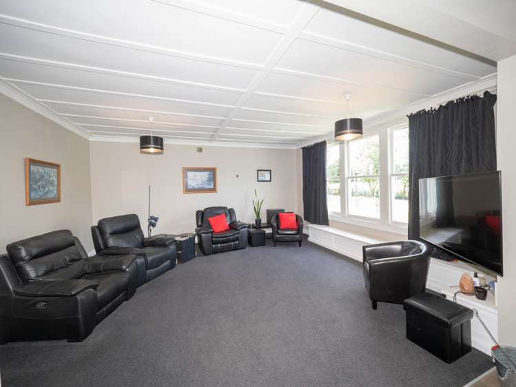 2532 Lake Ferry Road Pirinoa_10