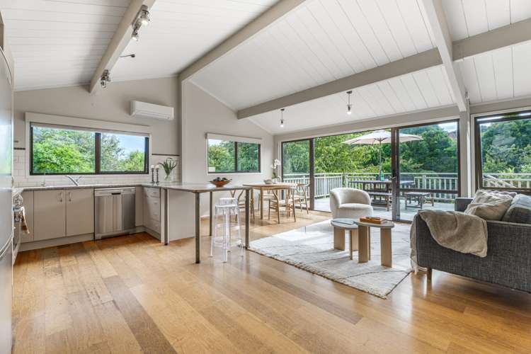 37b Ocean Road Surfdale_6