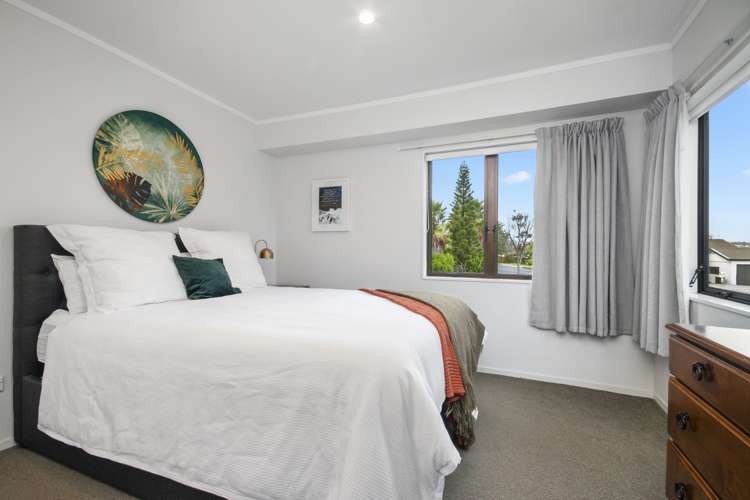 2/6 Gosford Drive Botany Downs_9