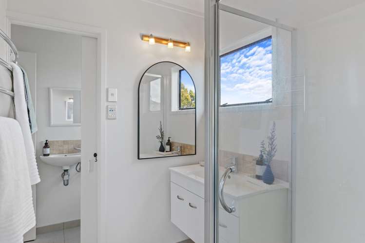 33 Woodlands Crescent Browns Bay_21