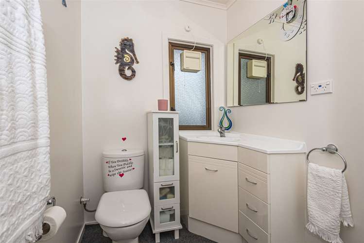 29 Montgomery Avenue Onerahi_21