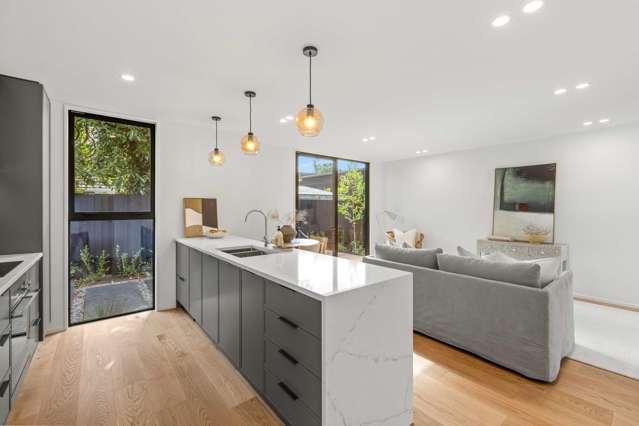 2/60 Innes Road Merivale_2