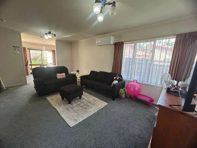 2/2 Photinia Place Botany Downs_2