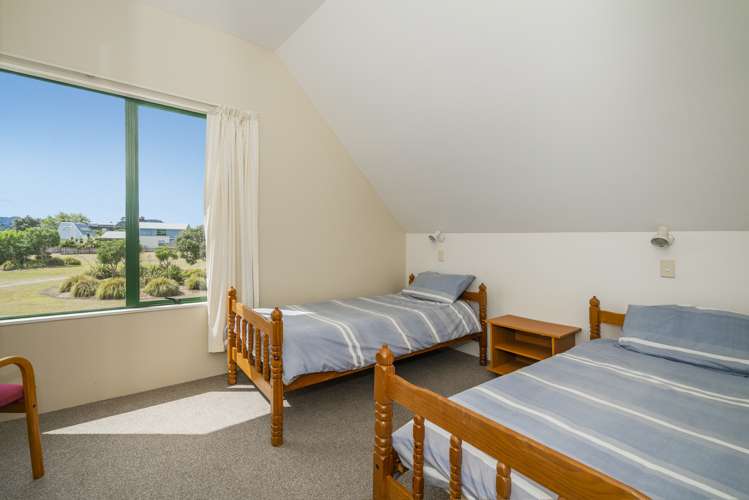 10 Ajax Head Pauanui_16