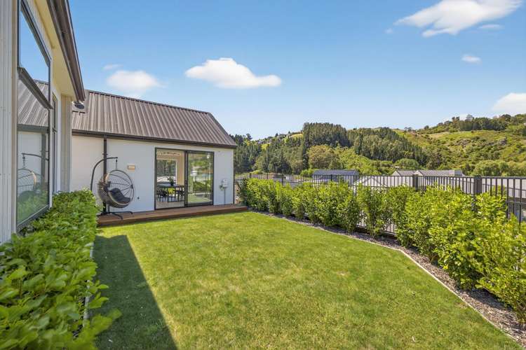 6 Round Hill Rise Cracroft_24