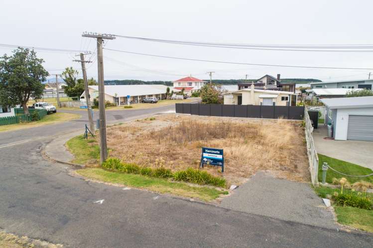 1 Hall Place Foxton Beach_3