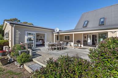 737 Dillons Point Road_1